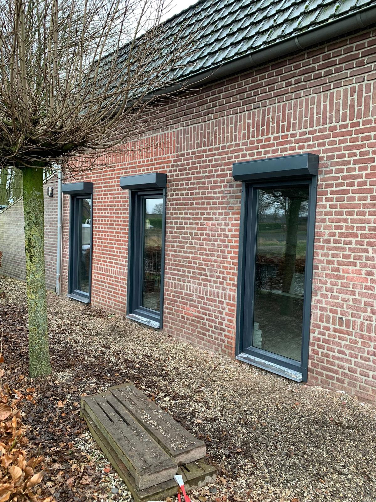 Kozijnen voordeur rolluiken in Leunen